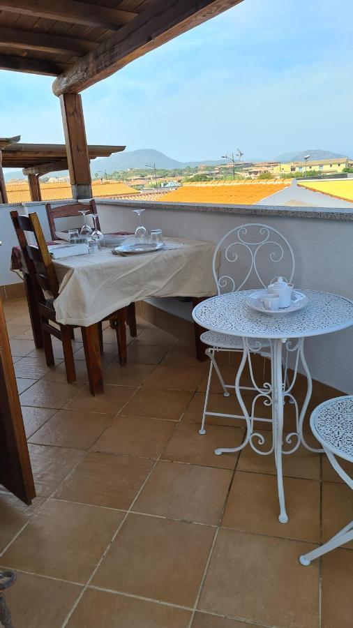 Appartamenti Bella Vista Su Tavolara Porto San Paolo  Esterno foto